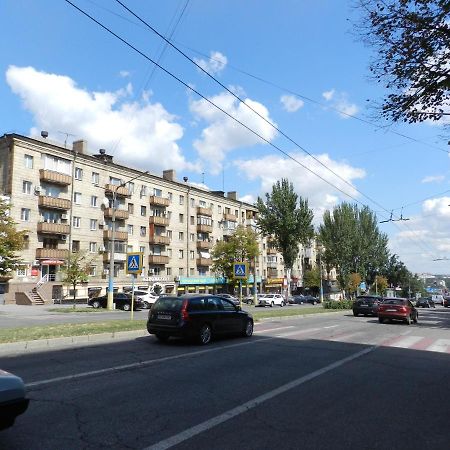 3-Room Apartment Near Inturist On Sobornyi Avenue 156, By Grandhome Zaporizhia Exterior foto